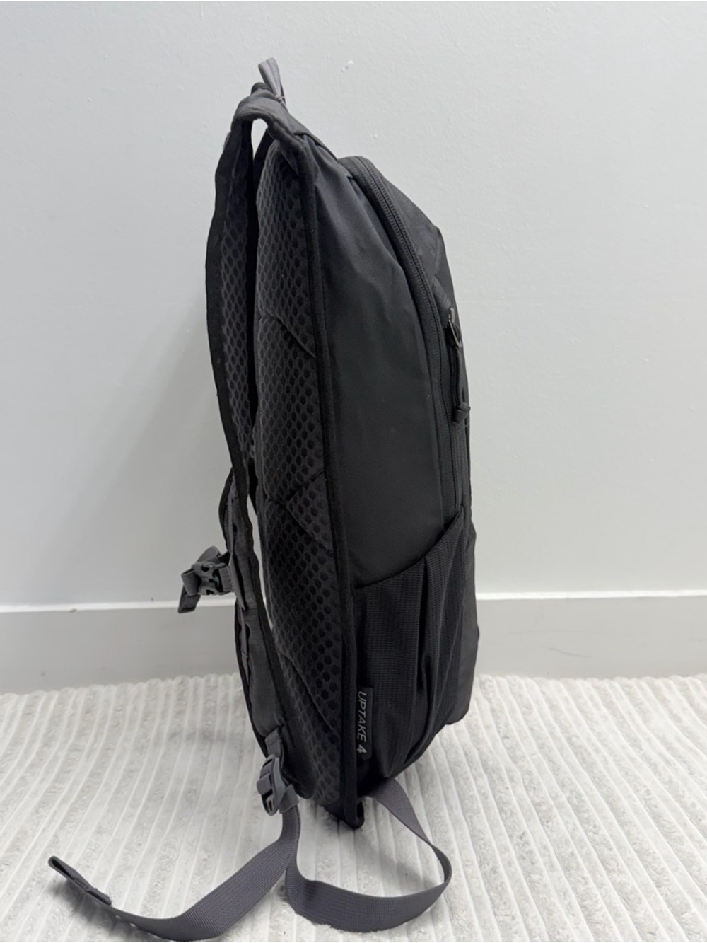 Thule UPTAKE 4 Hydration Pack - Picture 2 of 9